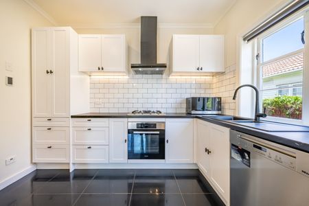 Central Hutt Living - Photo 2