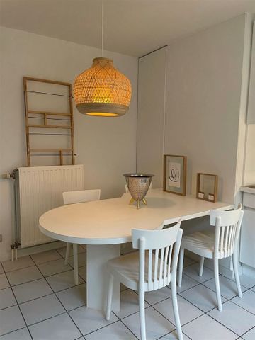 Ruim duplex appartement met 2 slaapkamers en gezellig terras in het centrum van Hasselt. - Photo 3