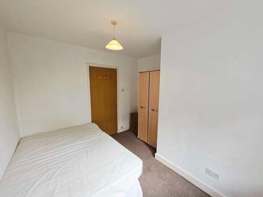 Eccles New Road, Salford, M5 - Photo 1