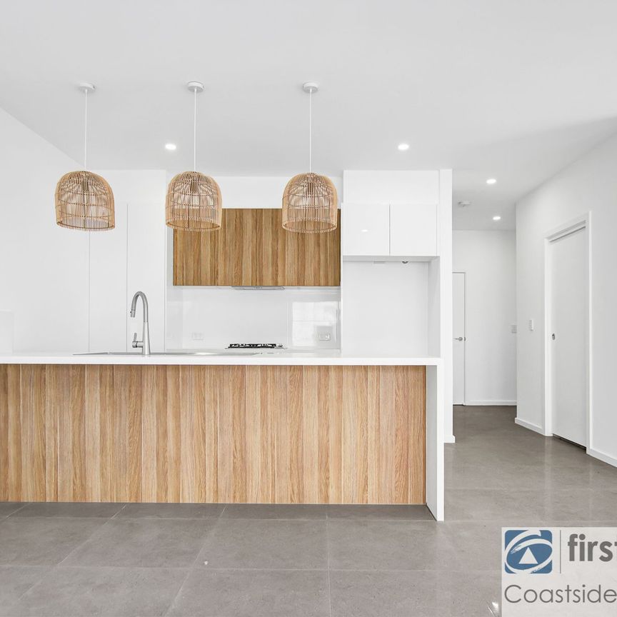 Spacious Home with Ocean Views! - Photo 1