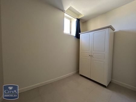 Location Appartement 2 pièces 48m² FONTENAY LE COMTE 85200 - Photo 2