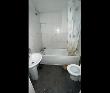 Room in a Shared House, Lansdowne Road, IG3 - Photo 6