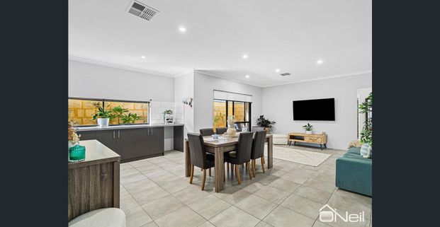 BYFORD - 4x2 - ELEGANT FAMILY HOME IN THE SCARP ESTATE - READY TO IMPRESS THE FAMILY FOR CHRISTMAS! - Photo 1