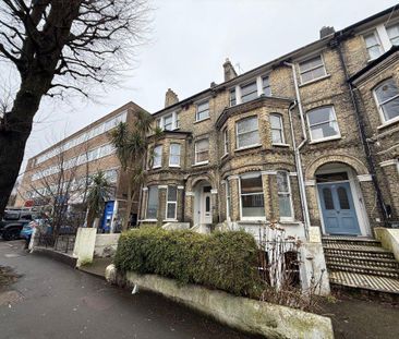 2 bedroom flat to rent - Photo 5