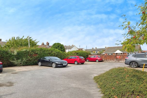 Richmond Road, SO15 - Photo 1