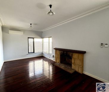AIR CON, FLOORBOARDS, SPACE FOR A BOAT - Photo 1