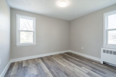 For Lease - 5567 Ontario Avenue Unit# 3, Niagara Falls, Ontario - Photo 3