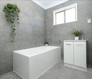 20 Loveanius Street, Silkstone QLD 4304 - House For Rent | Domain - Photo 4