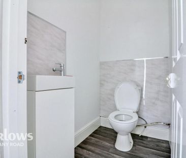 4 bedroom end of terrace house to rent - Photo 4