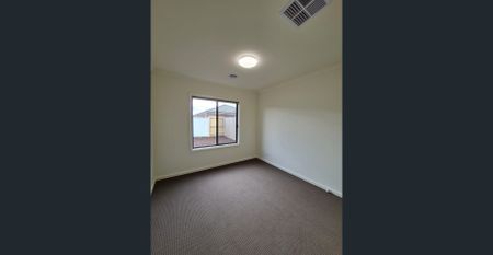 ALMOST BRAND NEW PERFECT HOME, PERFECT LOCATION - Photo 4