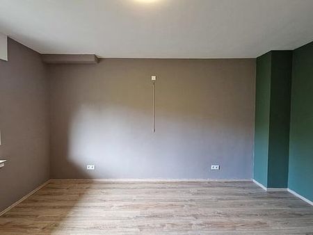 Singles aufgepasst: helle 2-Zimmer-Wohnung mit Einbauküche und Terrasse zu vermieten - Foto 5