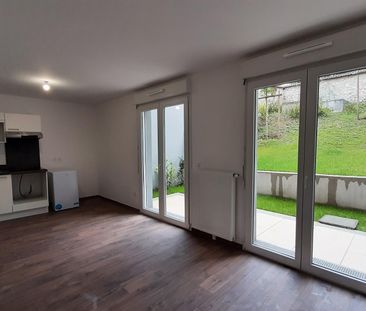 location Appartement T1 DE 30.2m² À PLAISIR - Photo 2