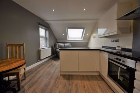 2 bedroom Flat in Woodsley Road, Leeds - Photo 5