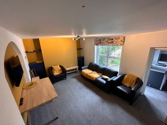 5 bedroom house - Photo 1