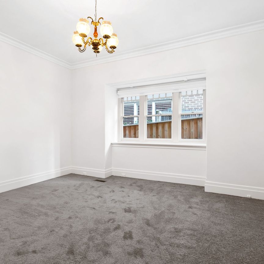 52 Milton Parade MALVERN - Photo 1