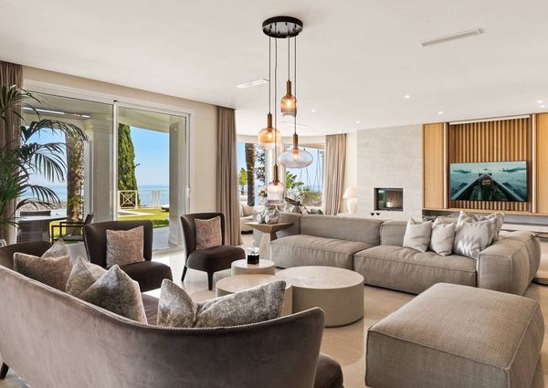 6 bedroom luxury Villa for rent in Marbella Del Este, Spain