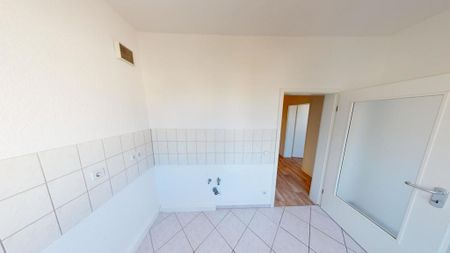 2-Raum-Wohnung mit Balkon in ruhiger Seitenstraße - Photo 4