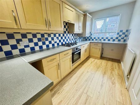 3 bedroom semi-detached house to rent - Photo 4