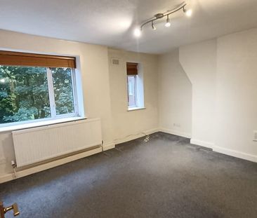 2 Bed Flat, Melmerby Court, M5 - Photo 2