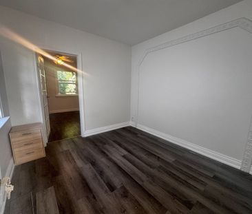 For Lease - 9961 Yonge Street, Richmond Hill, Ontario - Photo 2