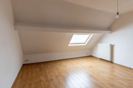 Ruime woning met 3 slaapkamers in het centrum. - Photo 4
