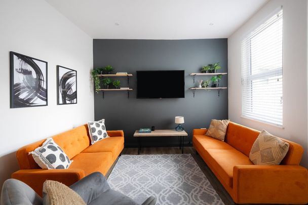 8 Bed Terraced House, Downend Road, BS16 - Photo 1