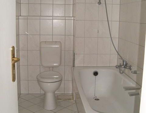 Zweiraumwohnung mit Balkon in zentrumsnaher Wohnlage! - Foto 1