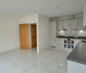 3 bedroom semi-detached house to rent - Photo 4
