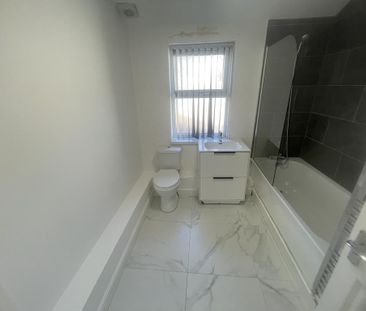 3 bedroom terraced house to rent - Photo 6