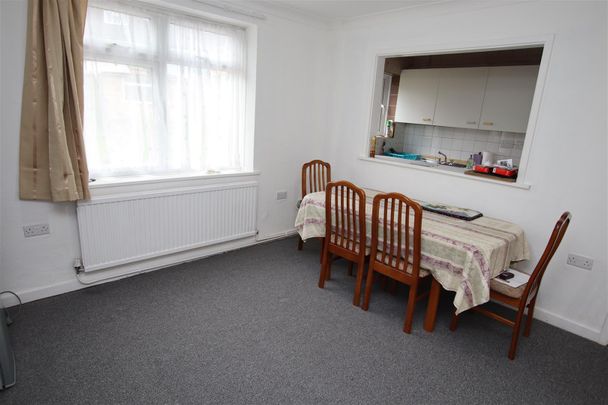 3 bedroom Terraced House to let - Photo 1