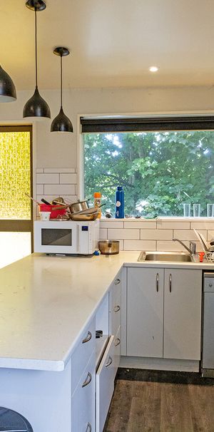 Fully Furnished Room + Unlimited Wi-Fi – Available Now! - Photo 1