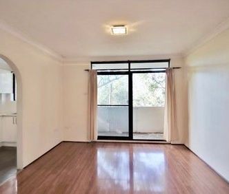 Well-Maintain | Bright 2 bedder Unit in Sought-after location! - Photo 1