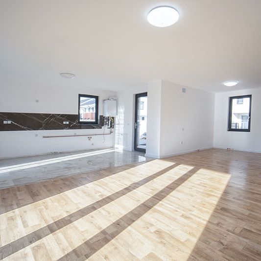 Casa 4 camere in Otopeni - Fotografie 1