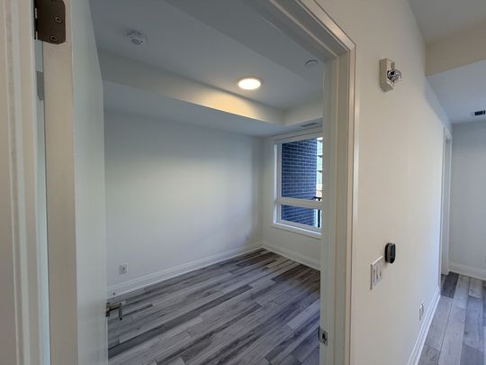 For Lease - 3250 Carding Mill Trail Unit# 220, Oakville, Ontario - Photo 1