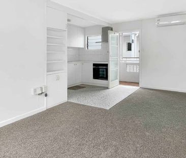 Renovated apartments located in the heart of G... - Photo 5