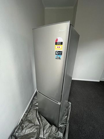 Character newly refurbish 3-Bedroom Home in Te Aro - Photo 4