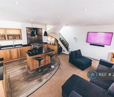 2 bedroom penthouse to rent - Photo 3