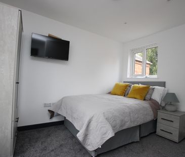 Victoria Street Room 4, Desborough, Kettering, Northamptonshire, NN14 - Photo 6