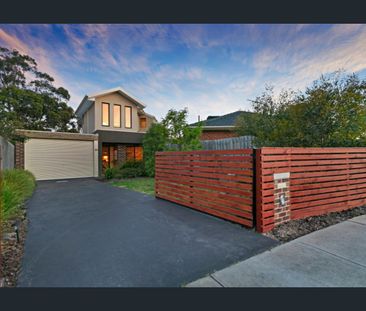 Stylish 3 Bed + 1 bath + Single Garage - Photo 3