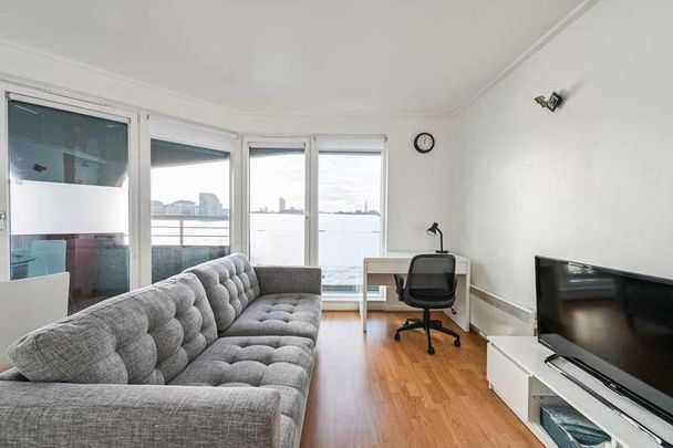 Seacon Tower, Docklands, E14 - Photo 1