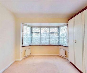Montrose Avenue, Edgware, HA8 - Photo 4