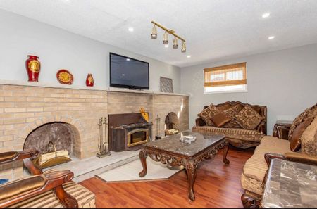 Main level three bedroom home for rent in London Ontario - Photo 2