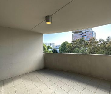 TWO BEDROOM APARTMENT IN THE HEART OF BANKSTOWN CBD - Photo 1