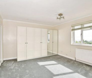 4 bedroom detached house to rent - Photo 5