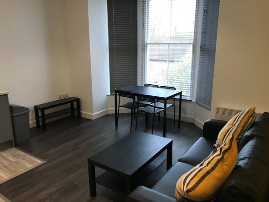 2 Bed Flat, Sherwood Rise, NG7 - Photo 1