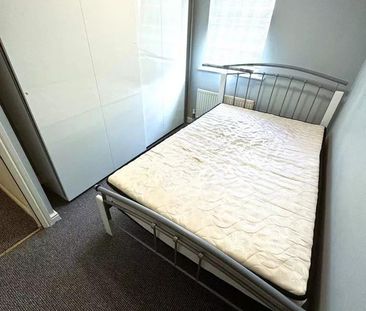 Room in a Shared House, Uphall Road, IG1 - Photo 4