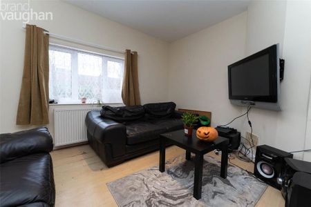 5 bedroom semi-detached house to rent - Photo 2