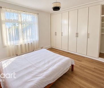 4 bedroom end of terrace house to rent - Photo 3