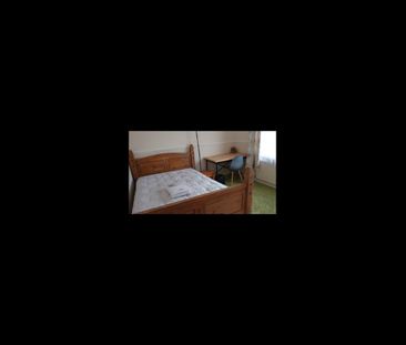 5 Bed Semi-Detached House, Honeysuckle Road, SO16 - Photo 6