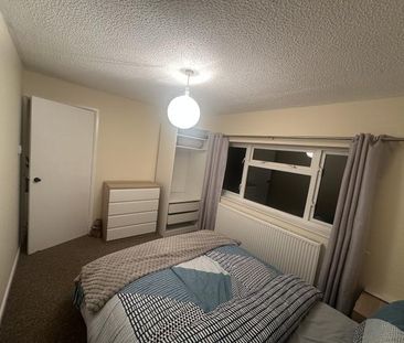 Double bedroom available - Photo 6